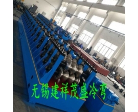 護(hù)欄板成型設(shè)備 設(shè)備壽命長(zhǎng)