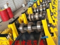 護(hù)欄板成型設(shè)備廣應(yīng)用于馬路的作用