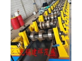 護(hù)欄板成型設(shè)備廣應(yīng)用于馬路的作用
